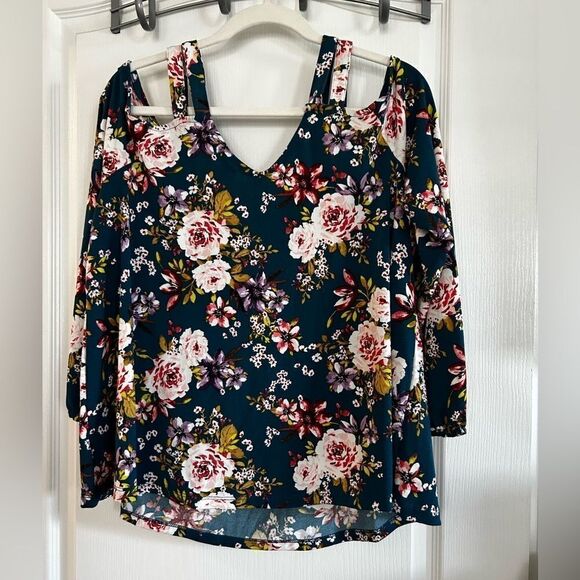 NWT Torrid floral strappy cold shoulder balloon sleeve‎ top 0X - Picture 11 of 16